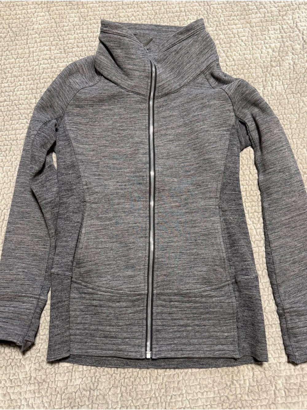 lululemon athletica Gray Scuba with full zipper.